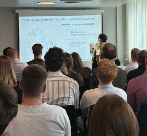 Roberta Sinatra giving a talk at Rigsrevisionen